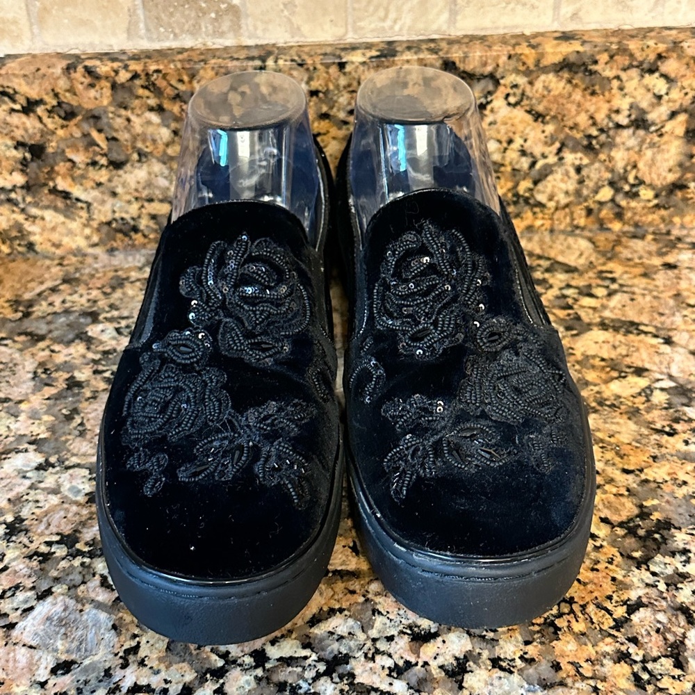 $180 Michael Kors Kyle‎ Slip-On Velvet Beaded Lace Sneakers in Black 8.5M